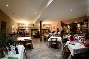 ZEN La Plaza RESTAURANTE-VINOTECA.